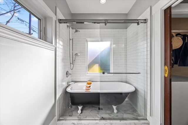 $685,000 | 3560 1st Avenue, Sacramento, CA 95817