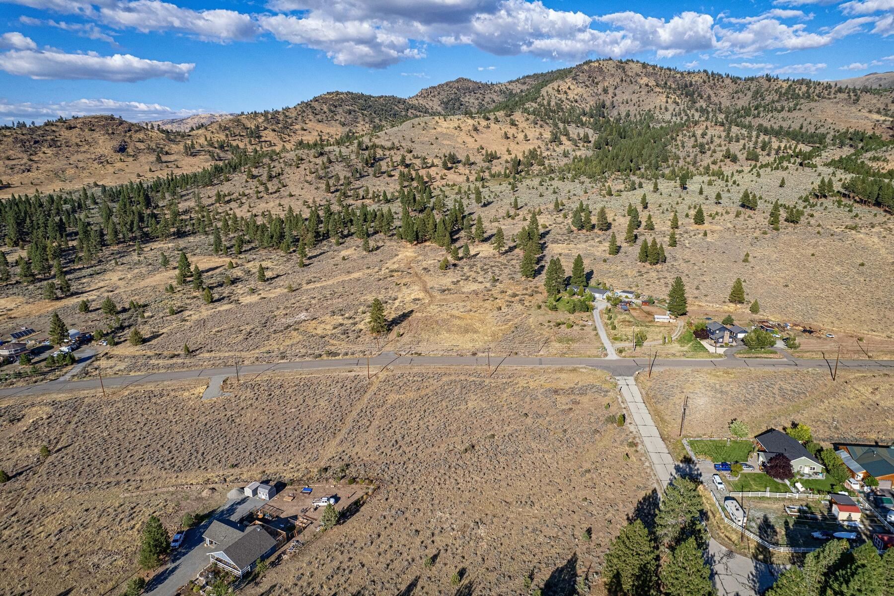 171 Smithneck Road Loyalton, CA 96118 - Photo 14 of 24 a view of ocean and mountain