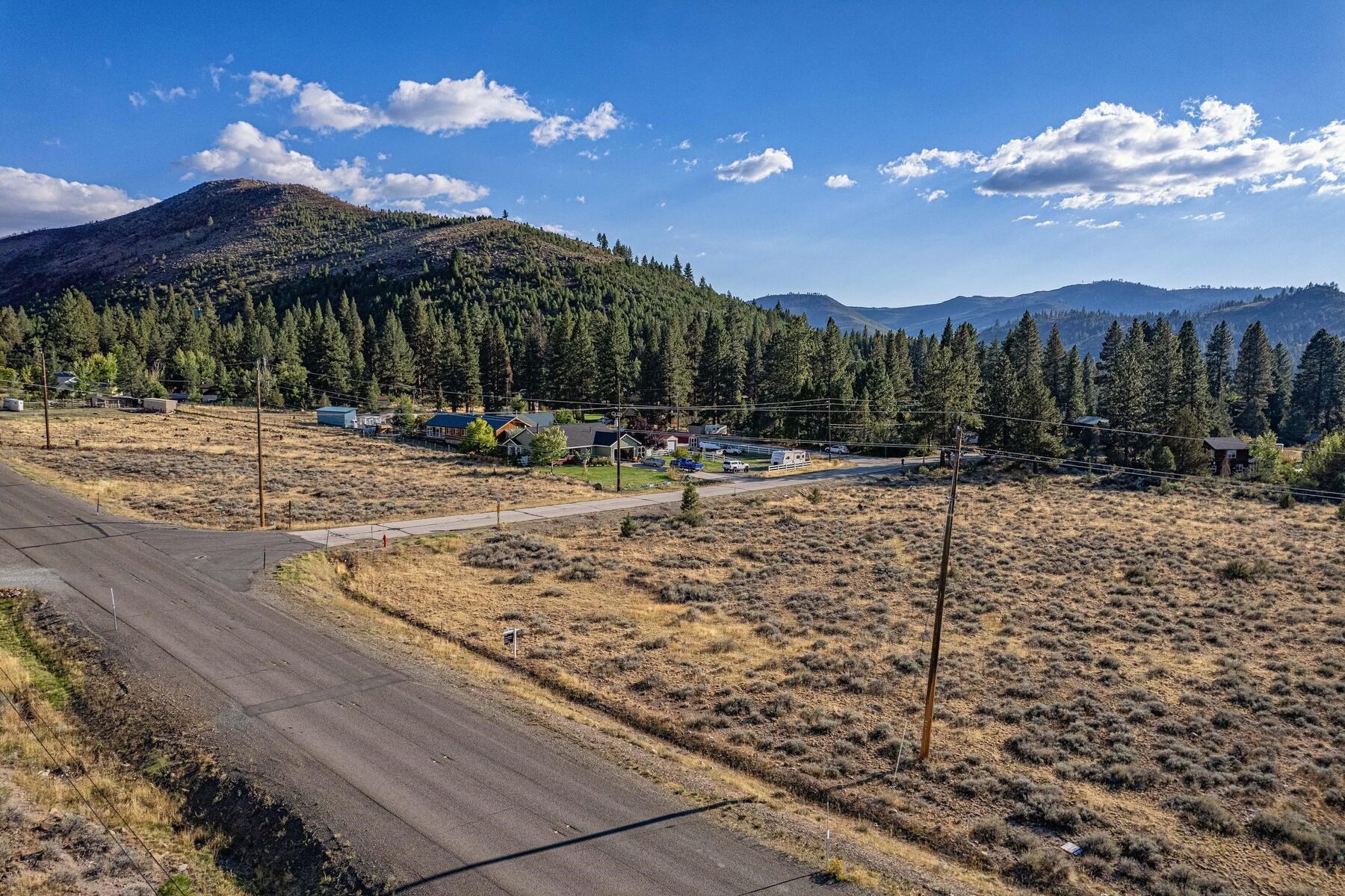 171 Smithneck Road Loyalton, CA 96118 - Photo 8 of 24 a view of a basketball court