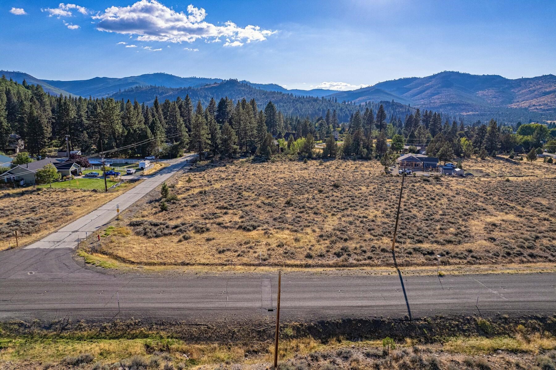 171 Smithneck Road Loyalton, CA 96118 - Photo 9 of 24 a view of a backyard of a house