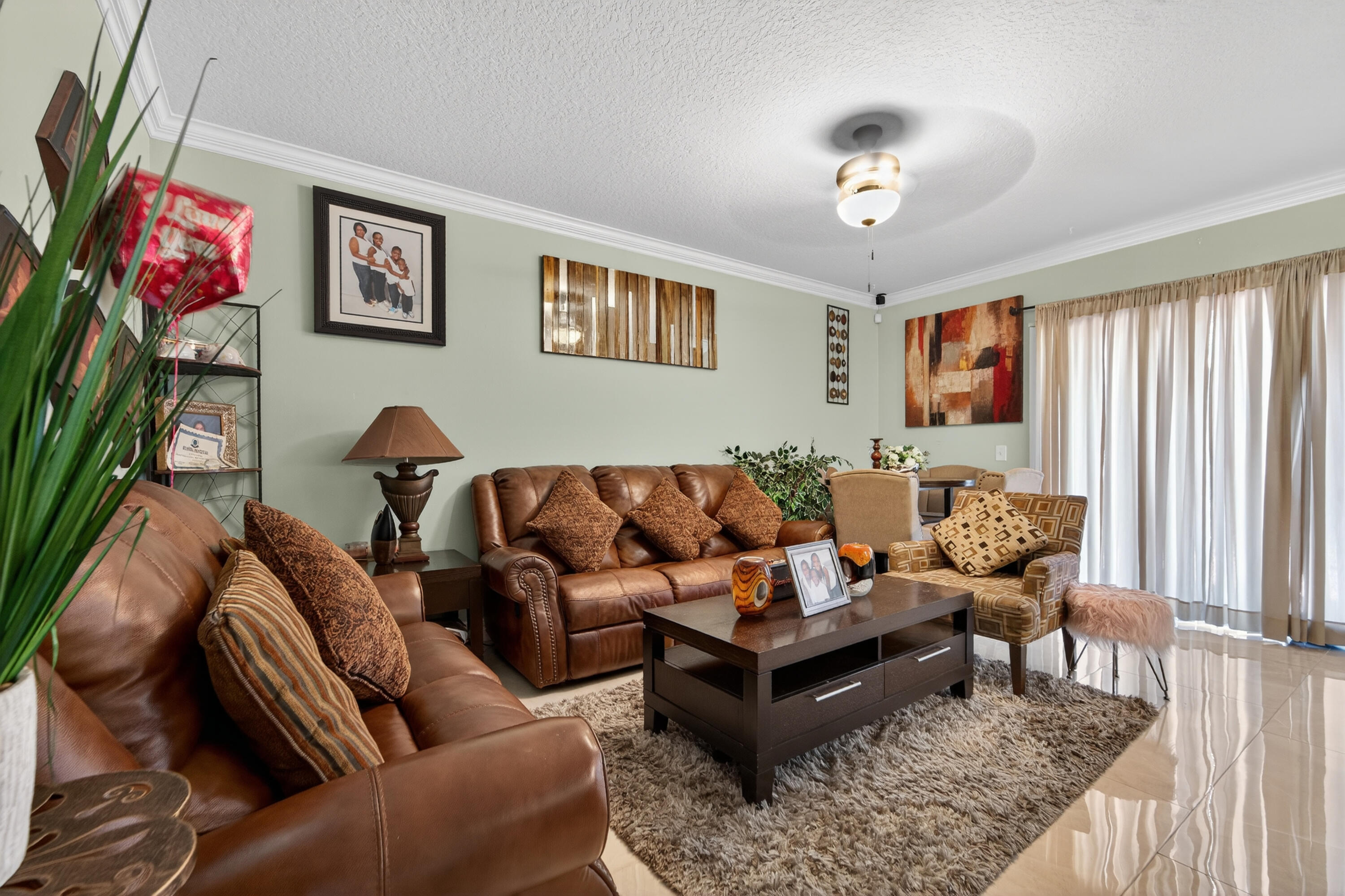 162 Baldwin Boulevard Greenacres, FL 33463 - Photo 5 of 34 162BaldwinBlvdGreenacres_03