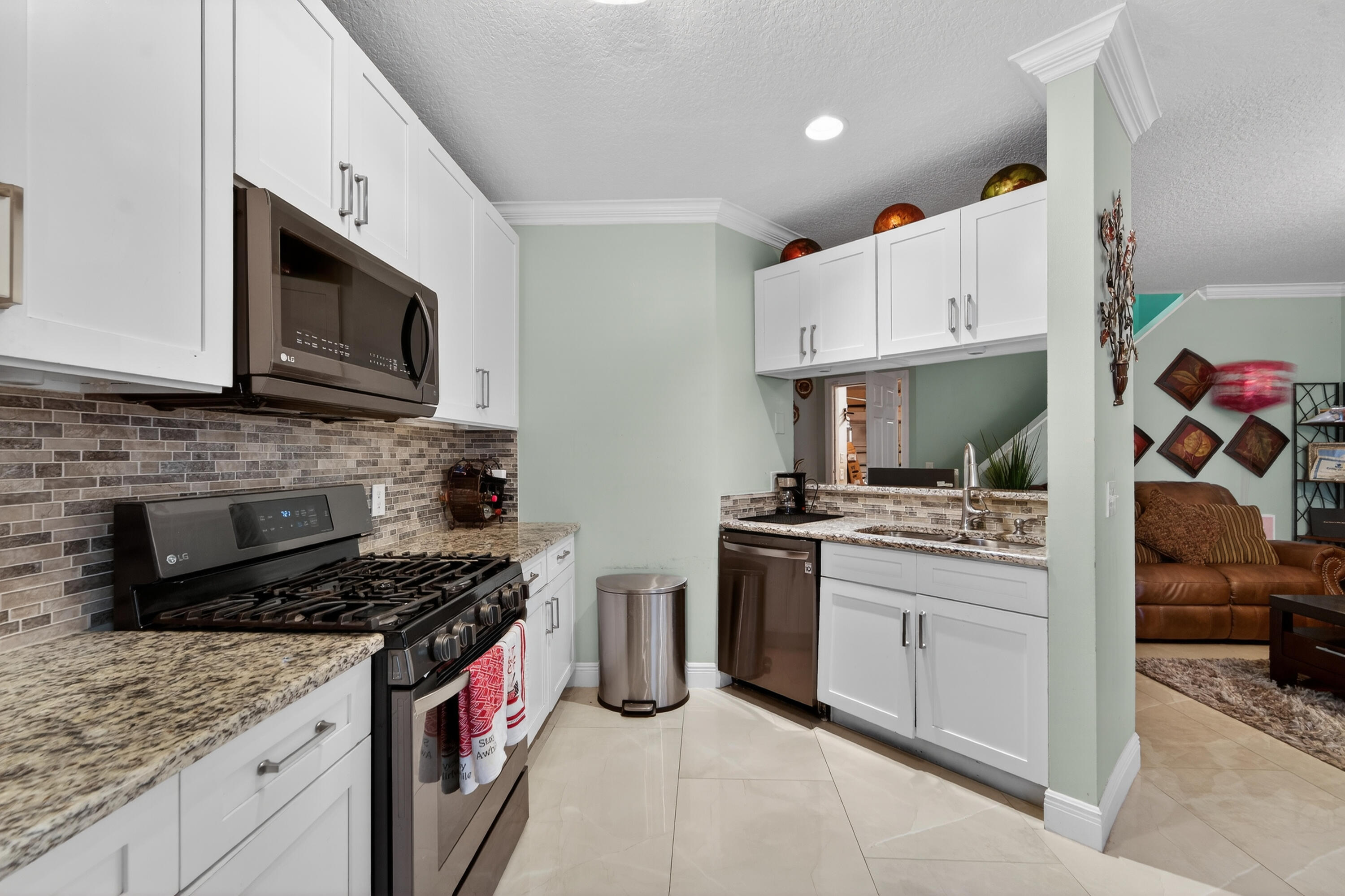 162 Baldwin Boulevard Greenacres, FL 33463 - Photo 7 of 34 162BaldwinBlvdGreenacres_05