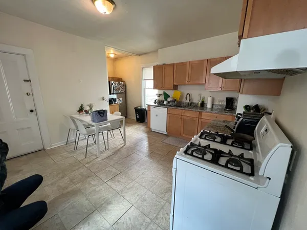 $4,555 | 14 Stickney Avenue, Unit 2, Somerville, MA 02145