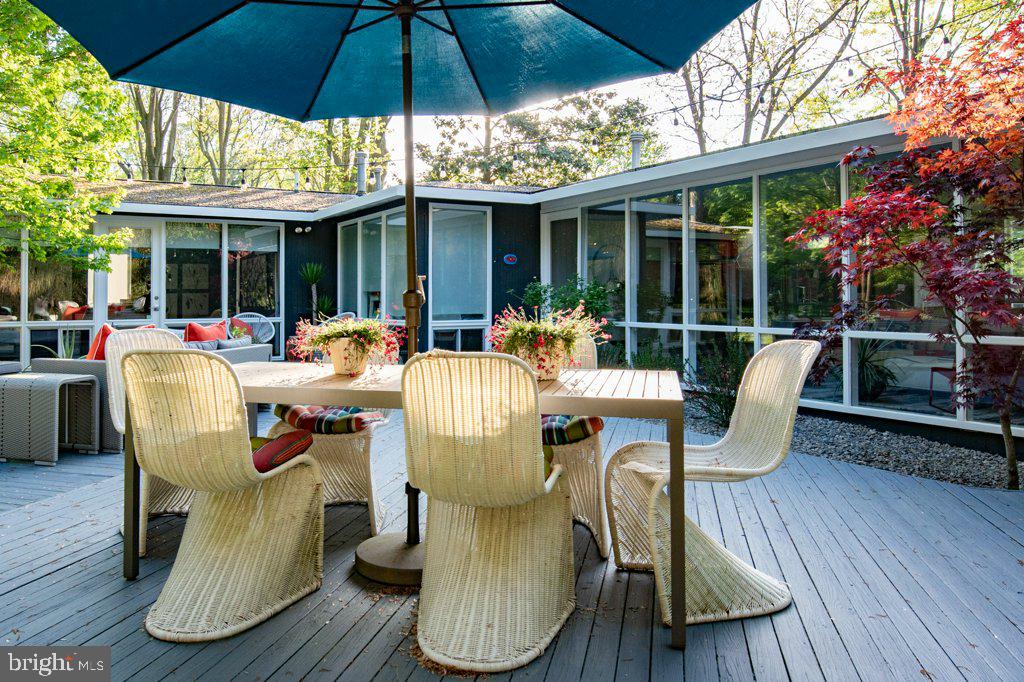 1922 Marthas Road Alexandria, VA 22307 - Photo 34 of 40 Deck