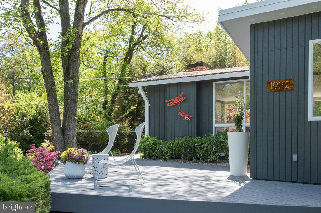 1922 Marthas Road Alexandria, VA 22307 - Photo 35 of 40 Front Patio