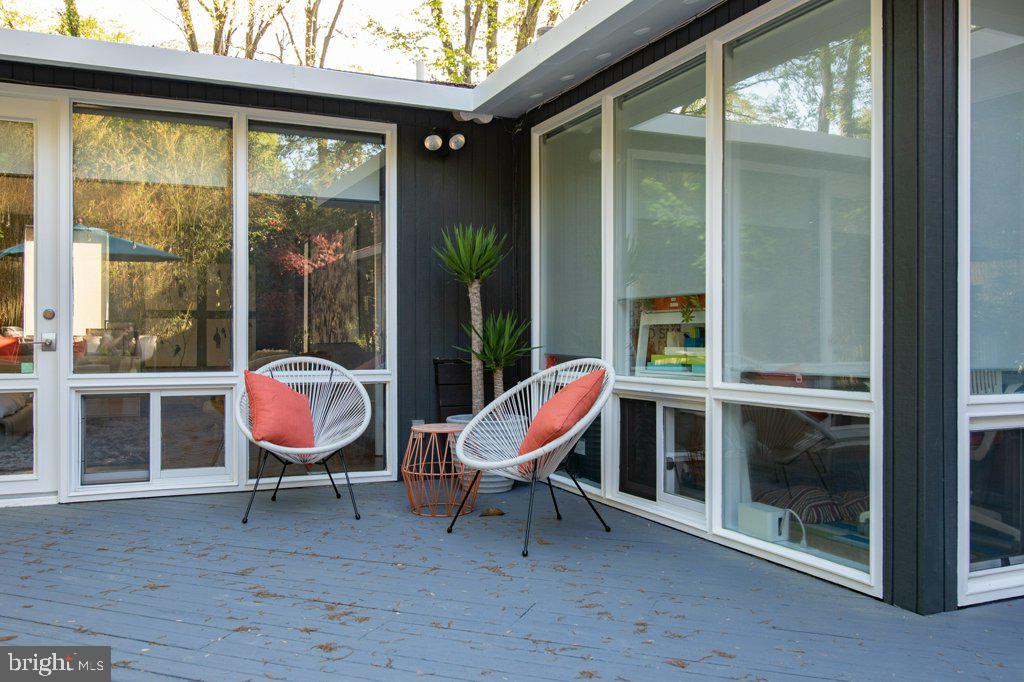 1922 Marthas Road Alexandria, VA 22307 - Photo 36 of 40 Master Deck