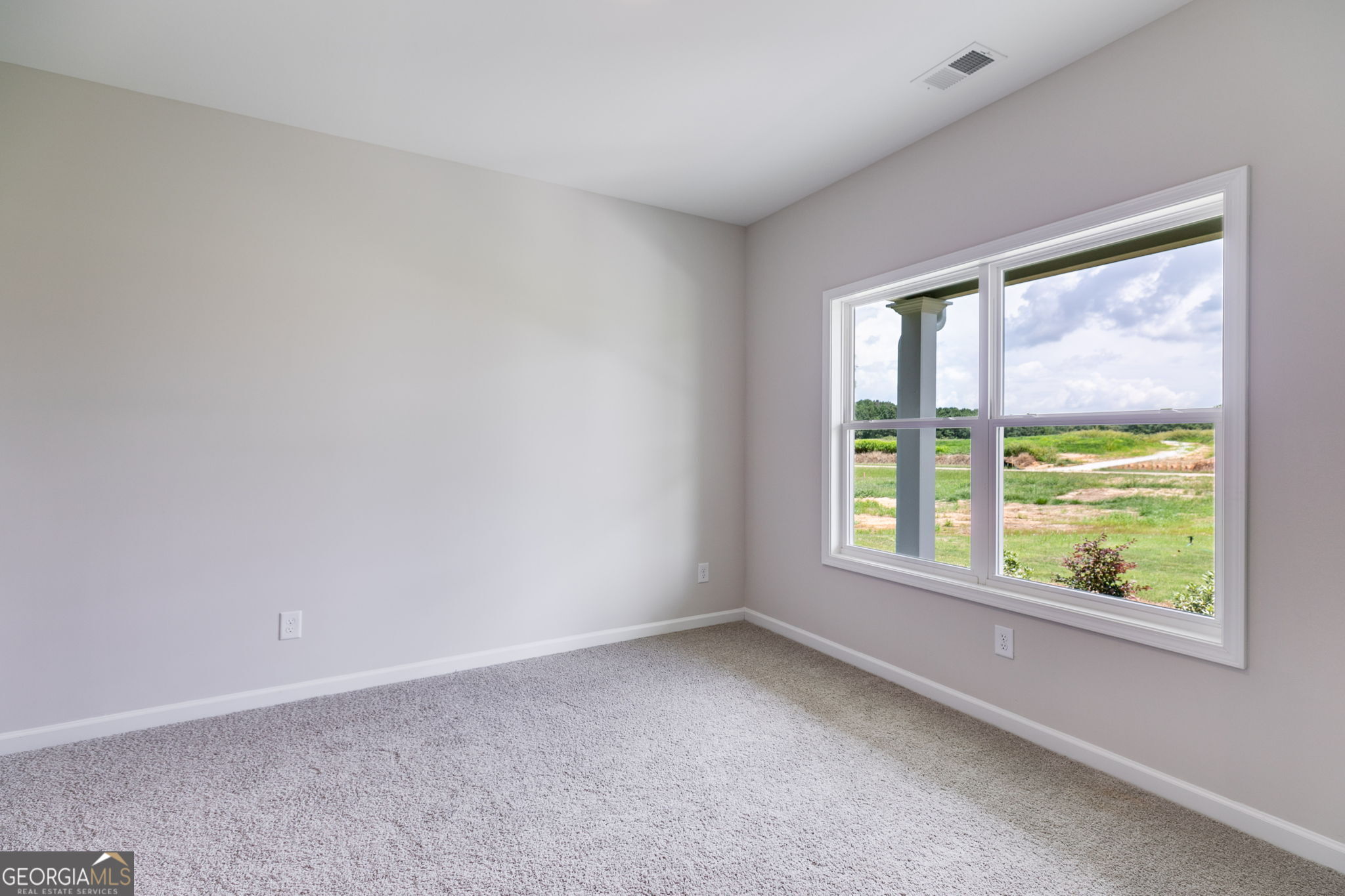 10 Avery Road Roopville, GA 30170 - Photo 10 of 46 an empty room with a window