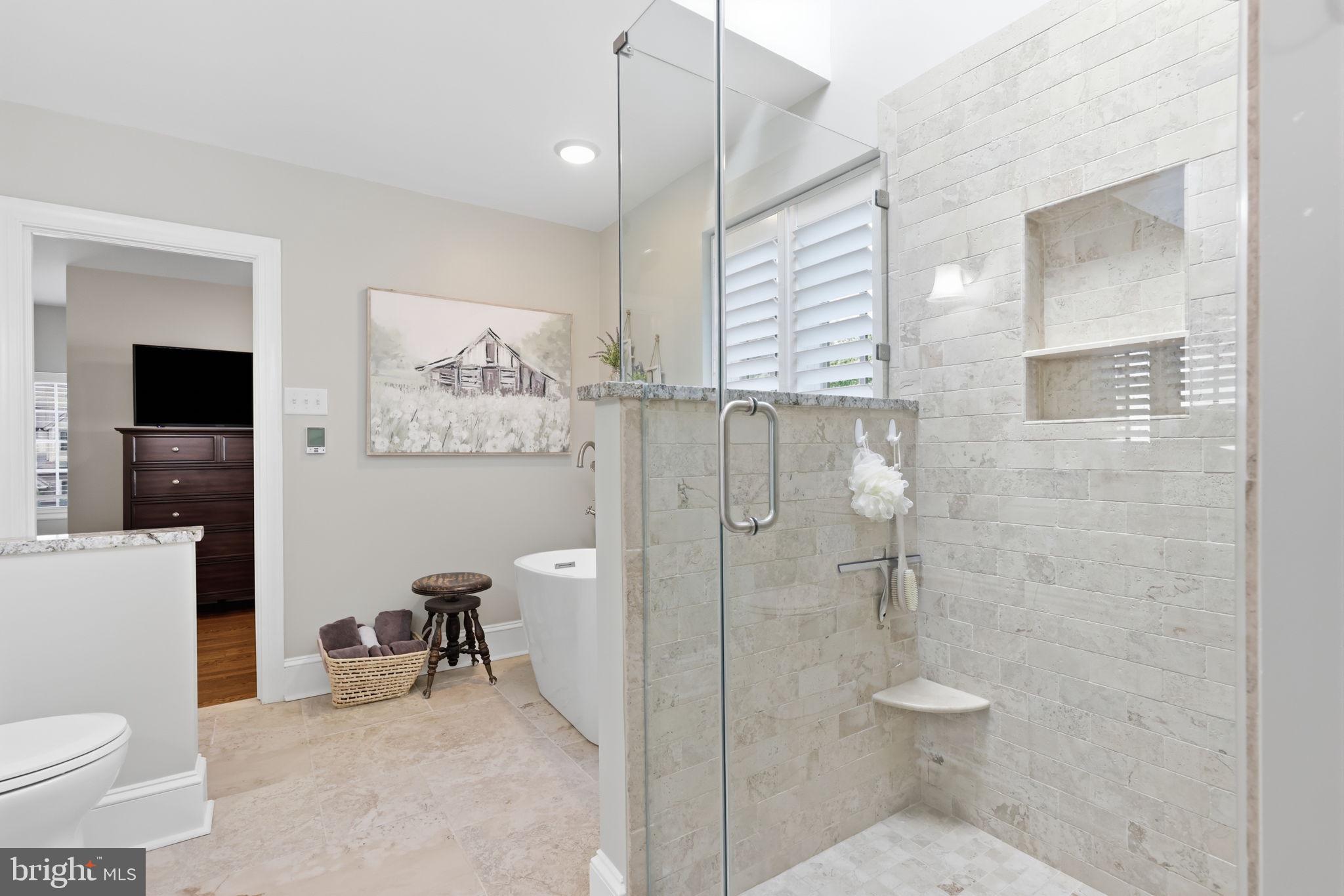 719 Winding Road Jenkintown, PA 19046 - Photo 39 of 71 Primary Ensuite Bathroom