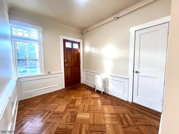 $3,350 | 185 Broad Street, Unit 1, Bloomfield, NJ 07003