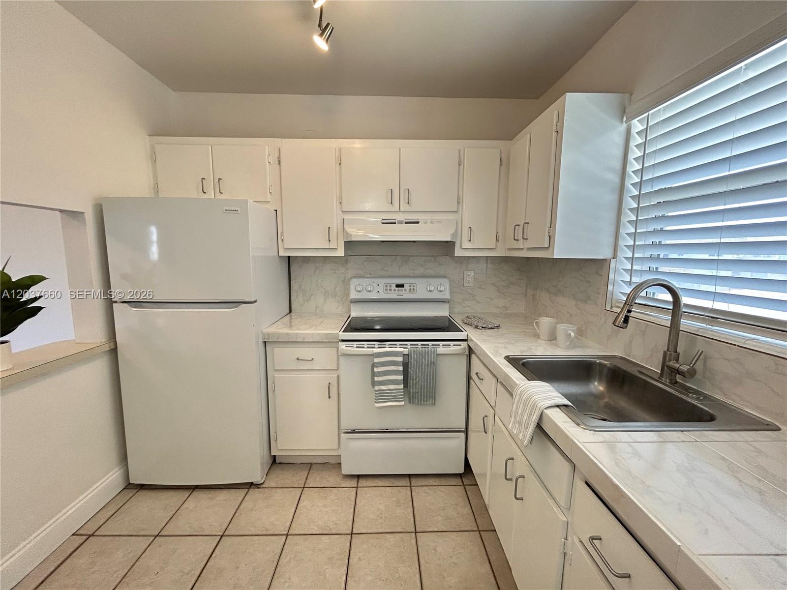 7505 Southwest 82nd Street, Unit 320 Miami, FL 33143 - Photo 6 of 37