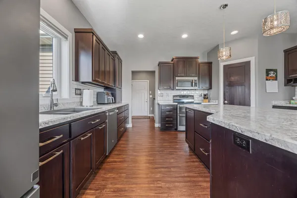 $734,900 | 5932 Autumn Drive South, Fargo, ND 58104