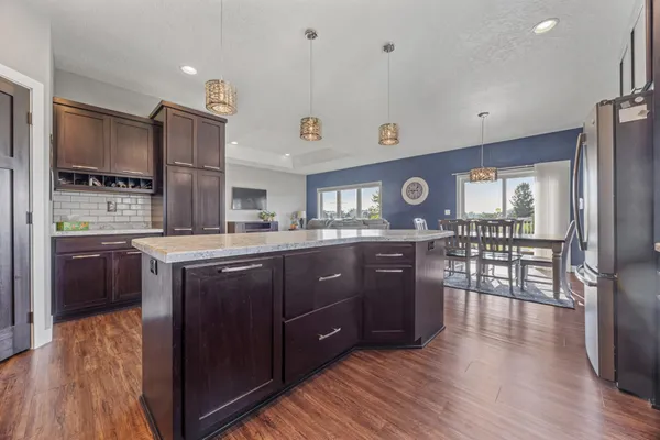$734,900 | 5932 Autumn Drive South, Fargo, ND 58104