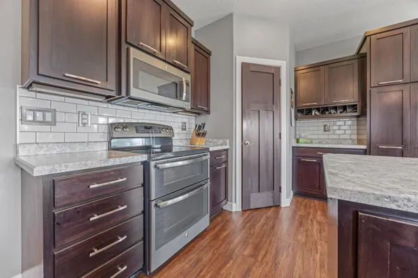 $734,900 | 5932 Autumn Drive South, Fargo, ND 58104