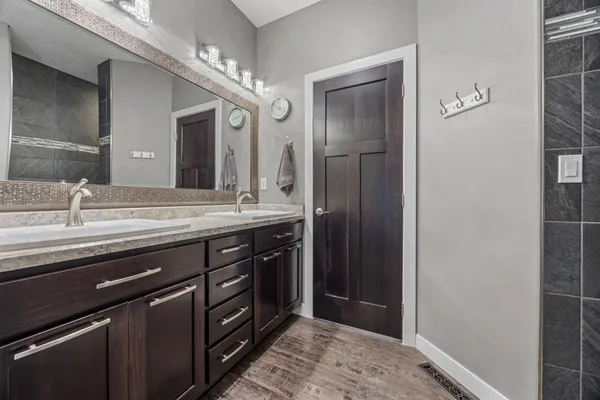 $734,900 | 5932 Autumn Drive South, Fargo, ND 58104