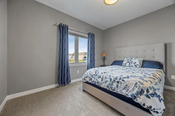 $734,900 | 5932 Autumn Drive South, Fargo, ND 58104