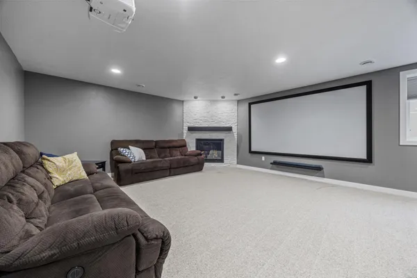 $734,900 | 5932 Autumn Drive South, Fargo, ND 58104