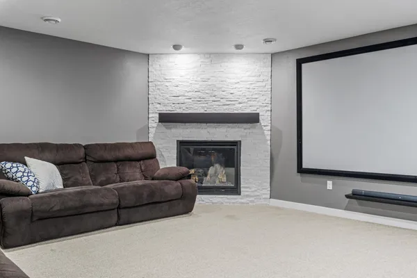 $734,900 | 5932 Autumn Drive South, Fargo, ND 58104