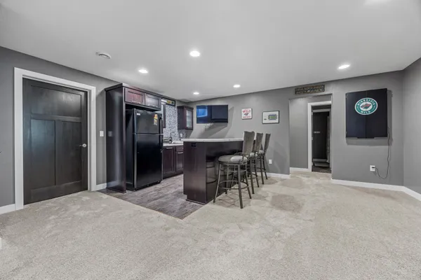 $734,900 | 5932 Autumn Drive South, Fargo, ND 58104