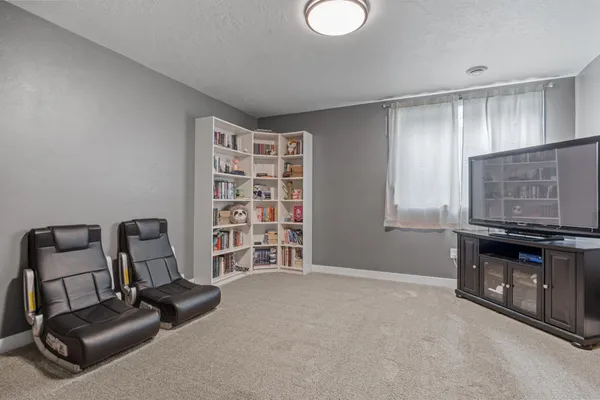 $734,900 | 5932 Autumn Drive South, Fargo, ND 58104