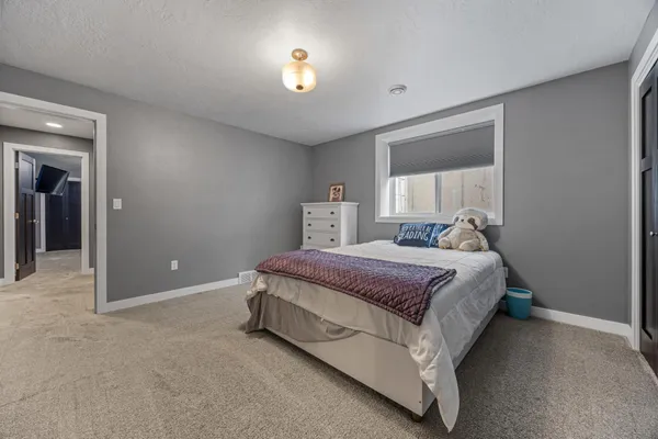 $734,900 | 5932 Autumn Drive South, Fargo, ND 58104