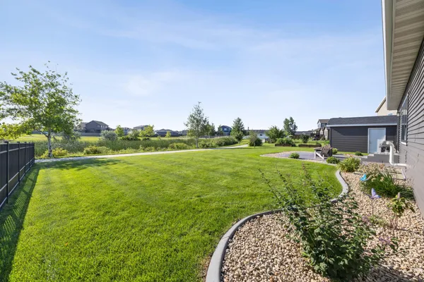 $734,900 | 5932 Autumn Drive South, Fargo, ND 58104