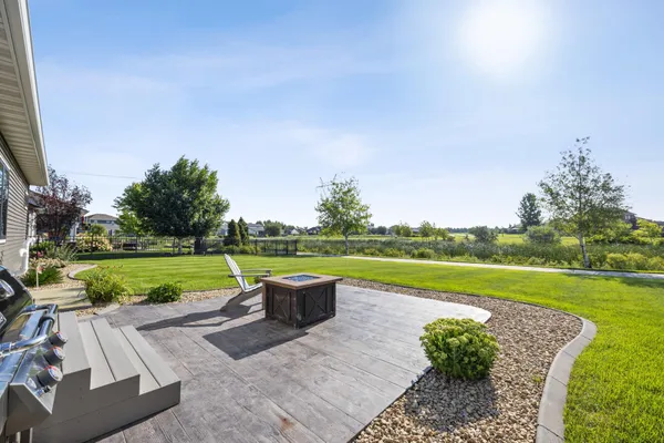 $734,900 | 5932 Autumn Drive South, Fargo, ND 58104