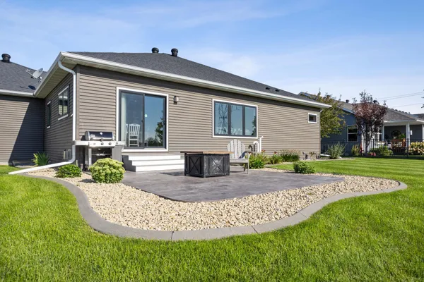$734,900 | 5932 Autumn Drive South, Fargo, ND 58104