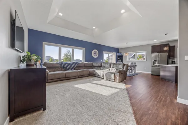 $734,900 | 5932 Autumn Drive South, Fargo, ND 58104