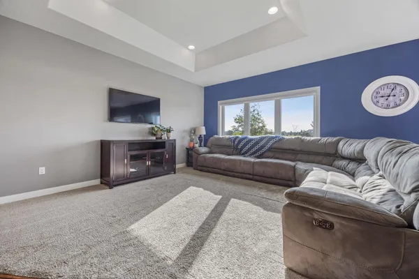 $734,900 | 5932 Autumn Drive South, Fargo, ND 58104