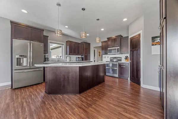 $734,900 | 5932 Autumn Drive South, Fargo, ND 58104