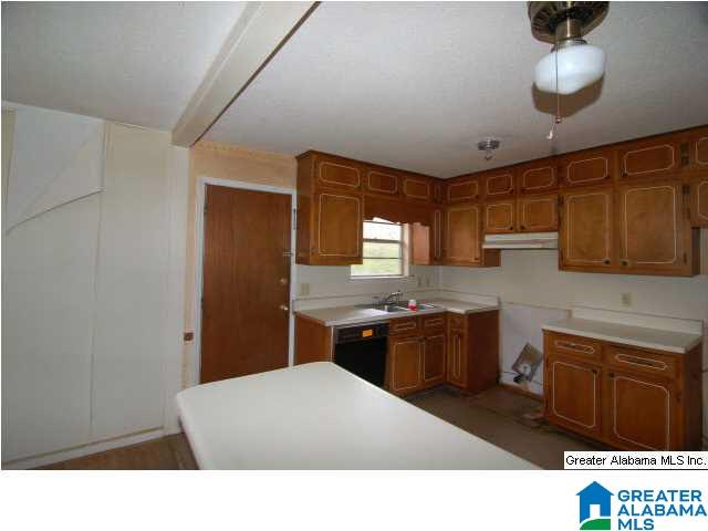 1461 4th Place Northwest Center Point, AL 35215 - Photo 5 of 16