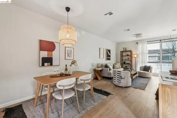 $749,000 | 61 Glashaus Loop, Emeryville, CA 94608