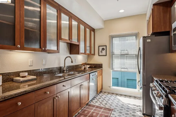 $749,000 | 61 Glashaus Loop, Emeryville, CA 94608