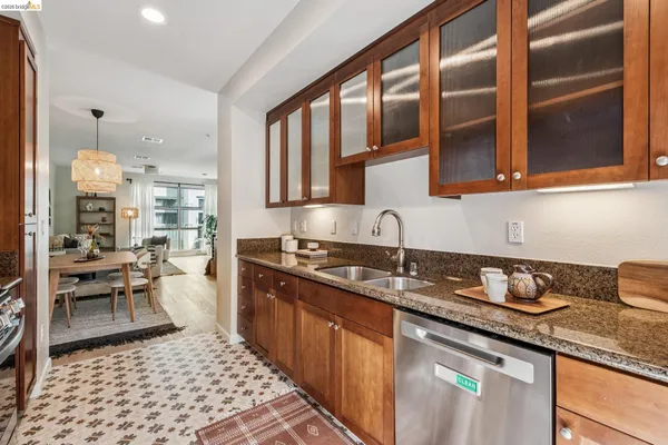 $749,000 | 61 Glashaus Loop, Emeryville, CA 94608