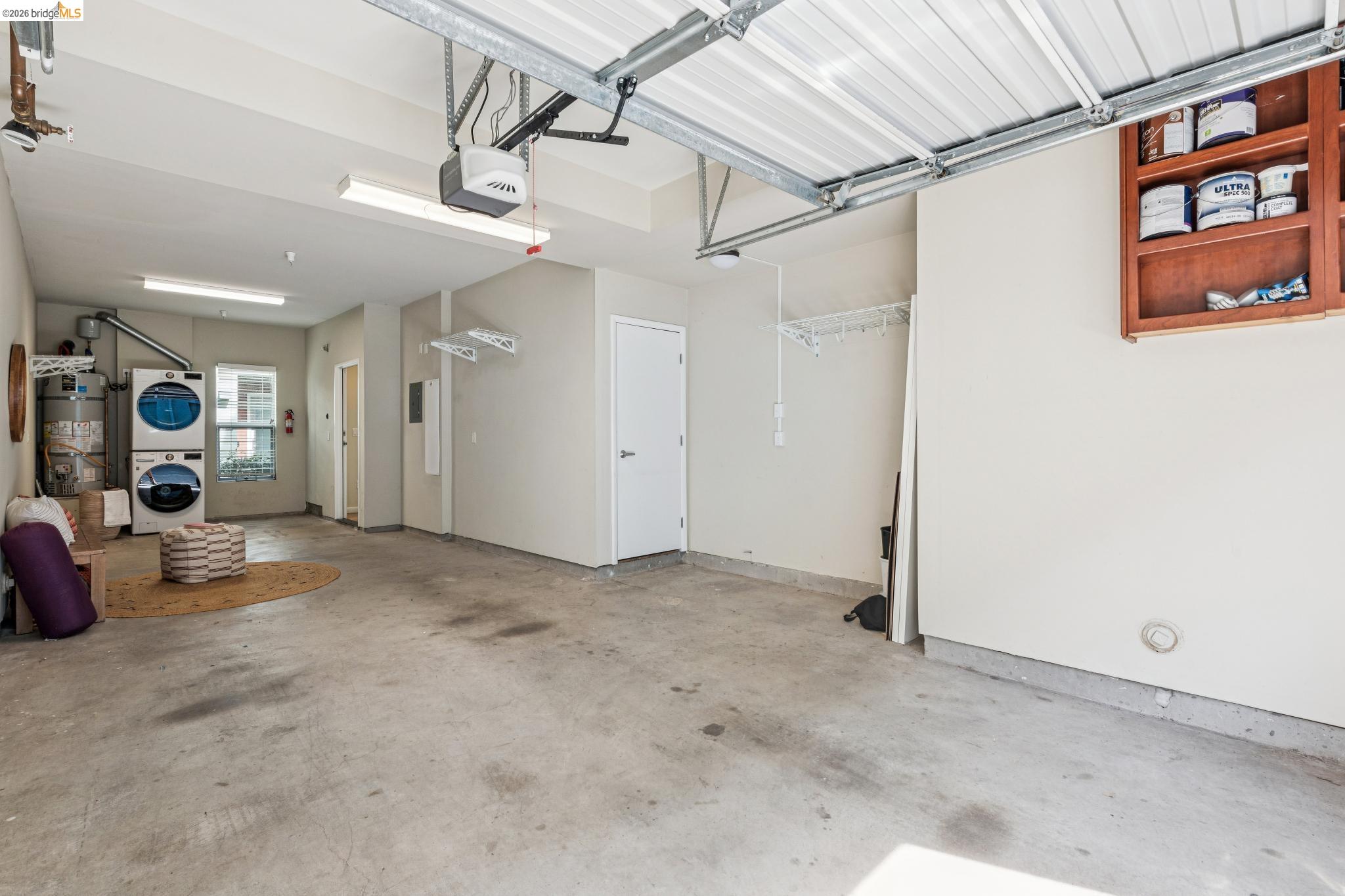 61 Glashaus Loop Emeryville, CA 94608 - Photo 34 of 39 a view of a garage