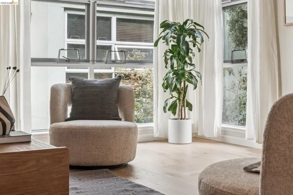 $749,000 | 61 Glashaus Loop, Emeryville, CA 94608