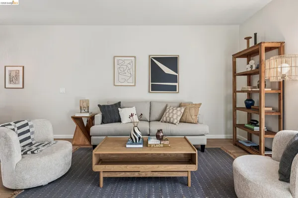 $749,000 | 61 Glashaus Loop, Emeryville, CA 94608