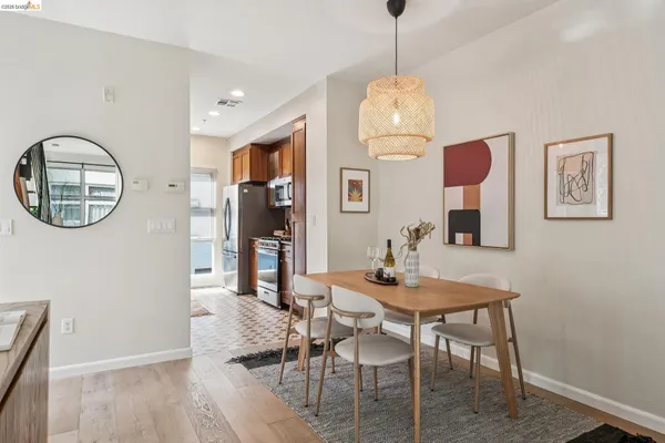 $749,000 | 61 Glashaus Loop, Emeryville, CA 94608