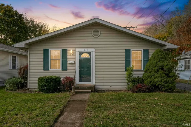 $159,900 | 1911 South Ironwood Drive, South Bend, IN 46613