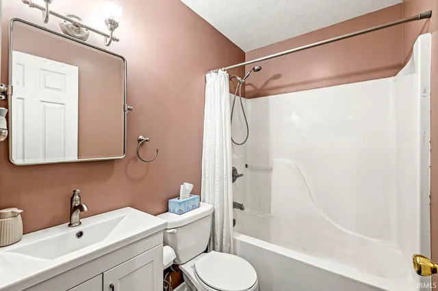 $159,900 | 1911 South Ironwood Drive, South Bend, IN 46613