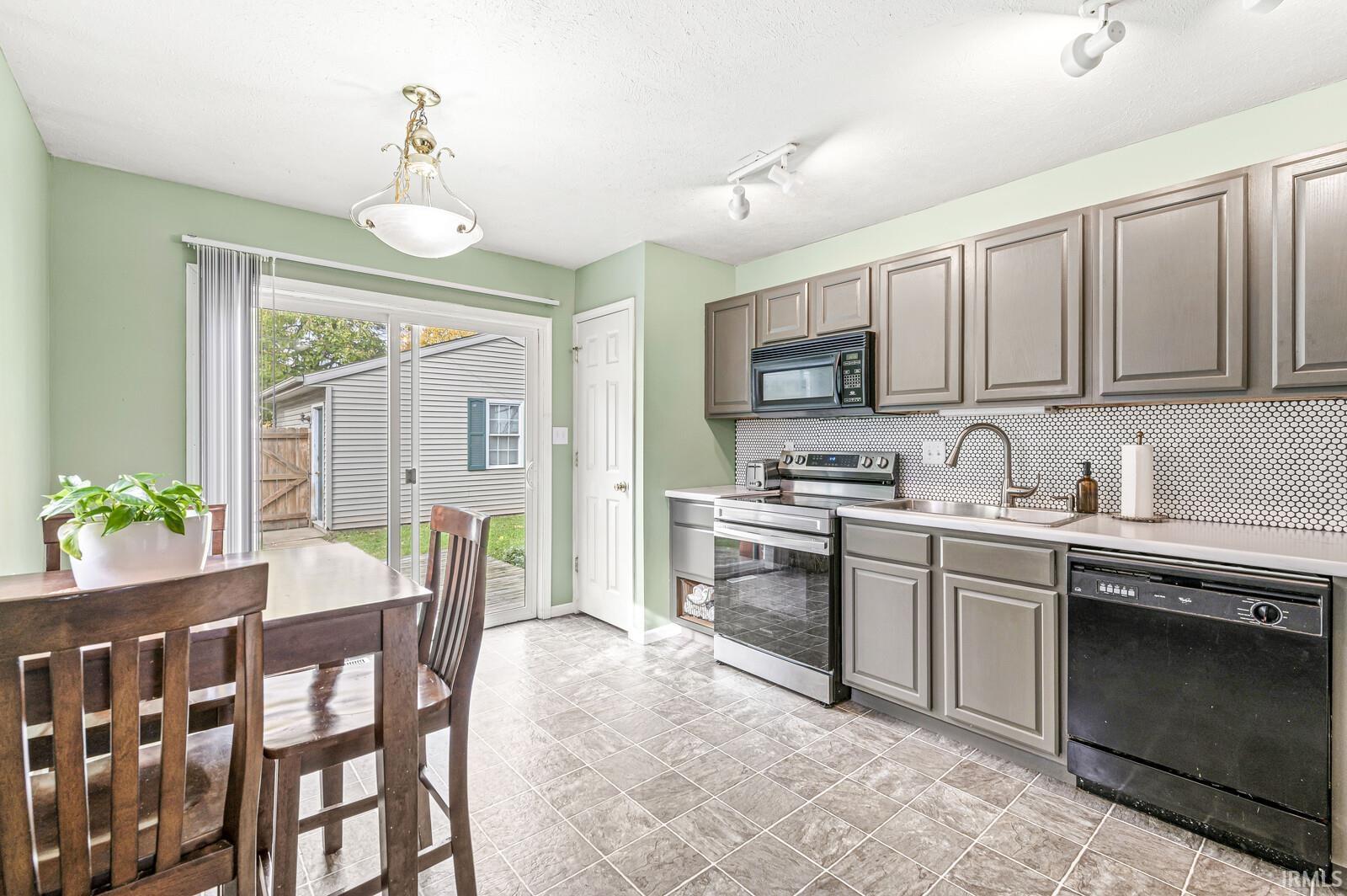 1911 South Ironwood Drive South Bend, IN 46613 - Photo 8 of 24