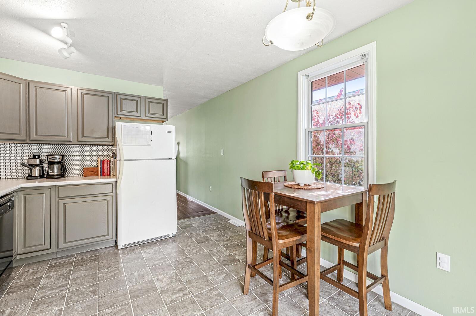 1911 South Ironwood Drive South Bend, IN 46613 - Photo 10 of 24