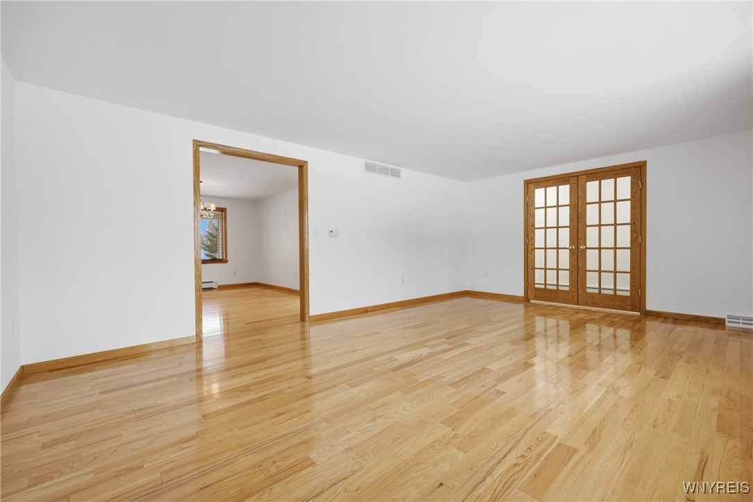 3420 Bullis Road Elma, NY 14059 - Photo 6 of 49 Living Room