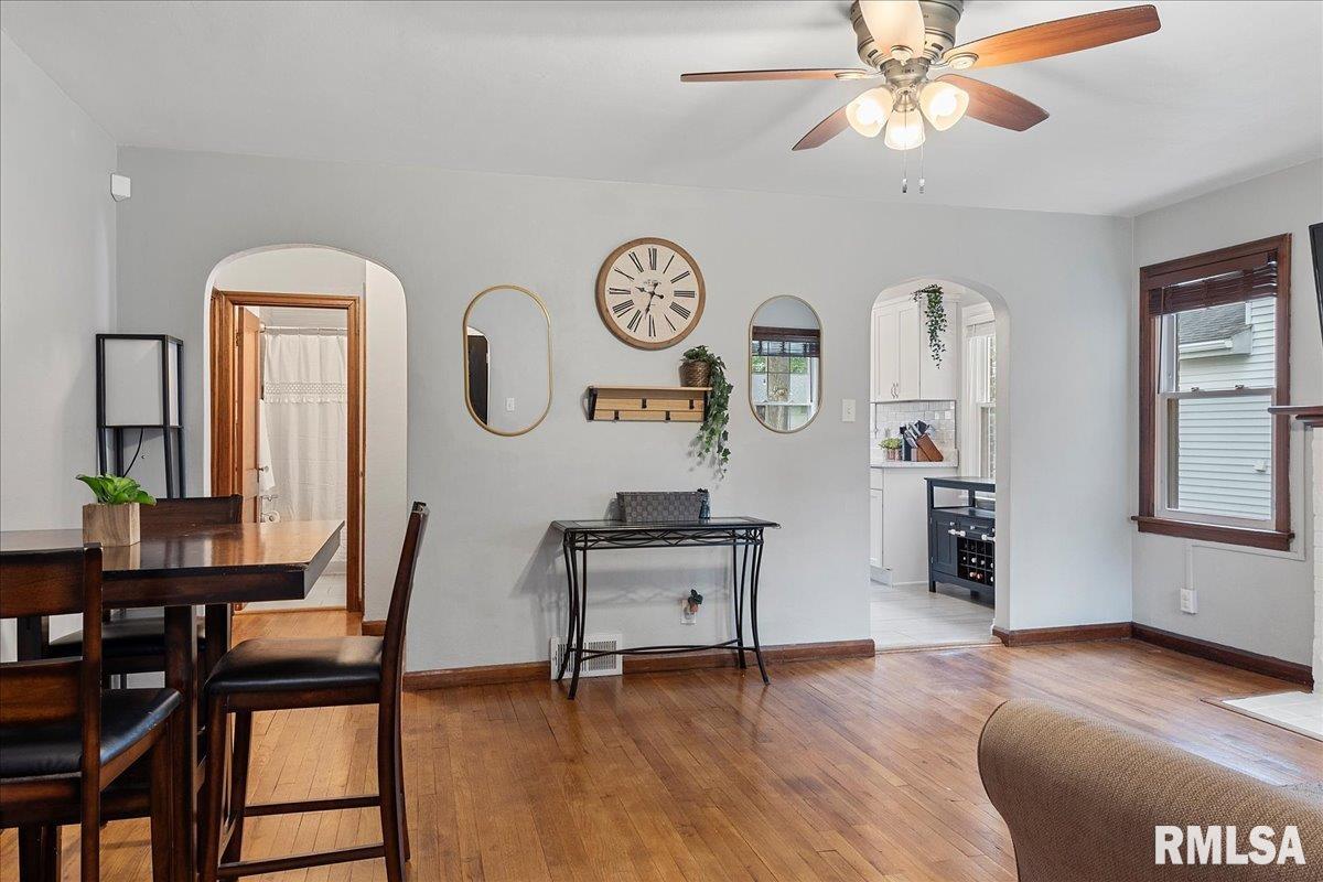2136 South Walnut Street Springfield, IL 62704 - Photo 4 of 27