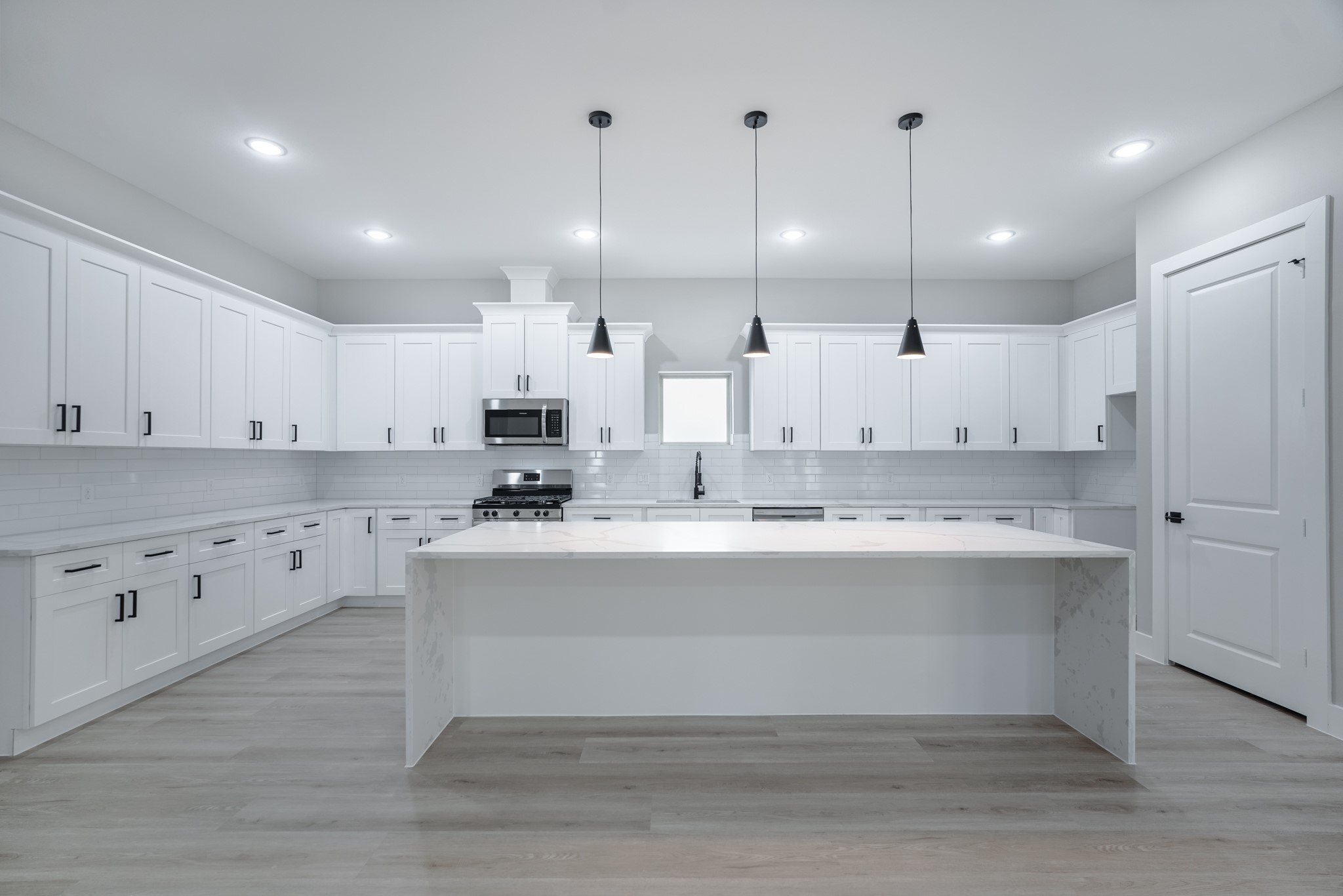 2618 Piemonte Avenue Cir Spring Spring, TX 77388 - Photo 17 of 50 Kitchen opens to family room—perfect for entertaining and daily living