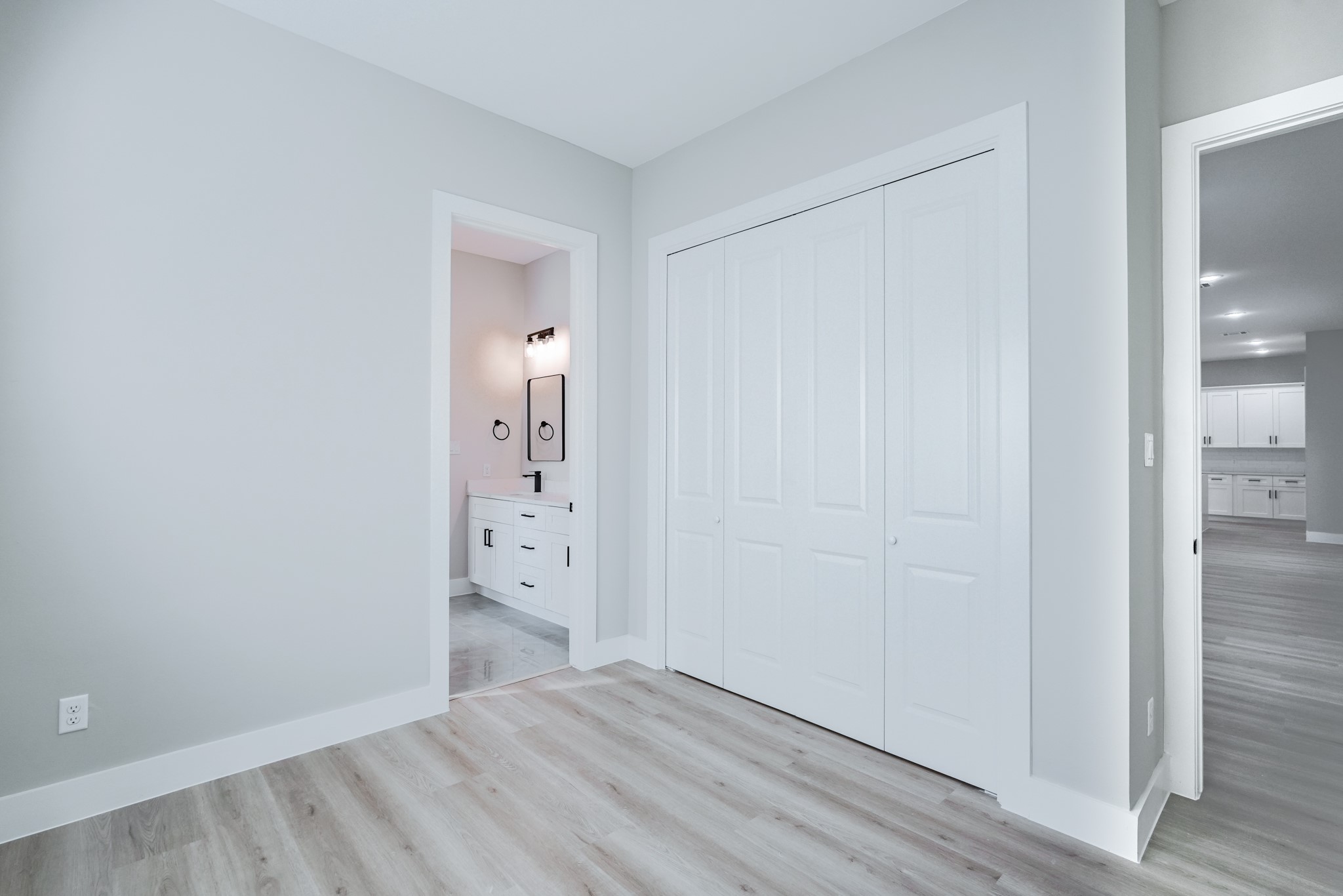 2618 Piemonte Avenue Cir Spring Spring, TX 77388 - Photo 31 of 50 Another spacious secondary bedroom—ideal for family or guests