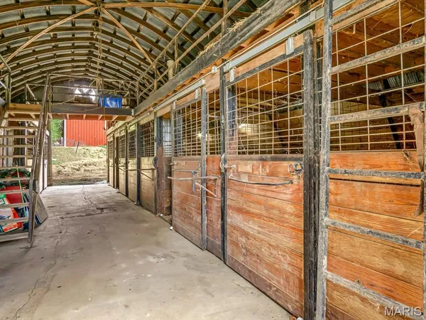 $240,000 | 1505 Wagon Trail Lane, Fairview Heights, IL 62208