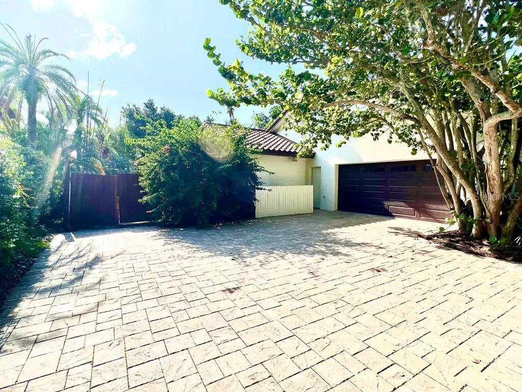 5610 West Lake Butler Road Windermere, FL 34786 - Photo 3 of 32 a view of a backyard of the house