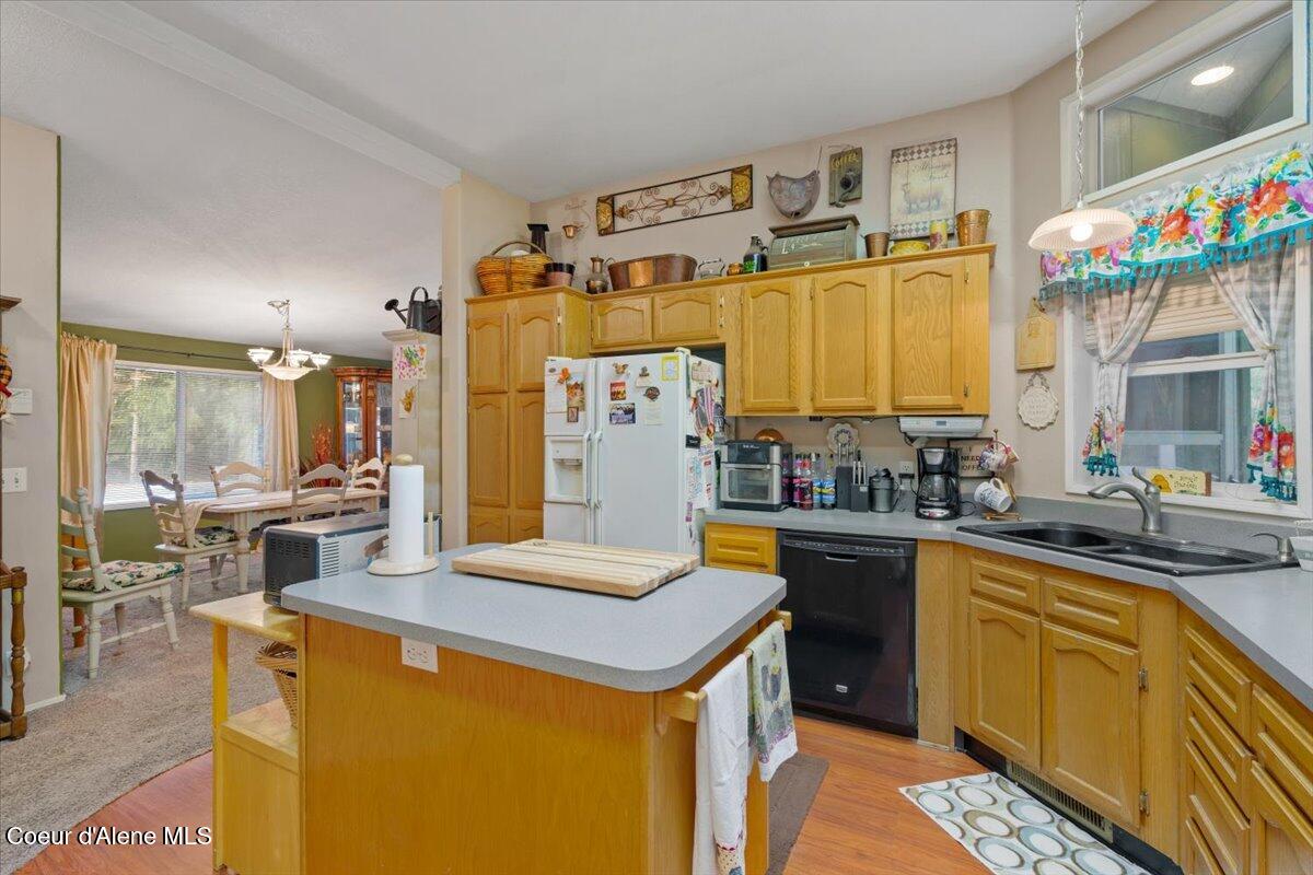 9864 Bottle Bay Road Sagle, ID 83860 - Photo 16 of 35 16-Kitchen