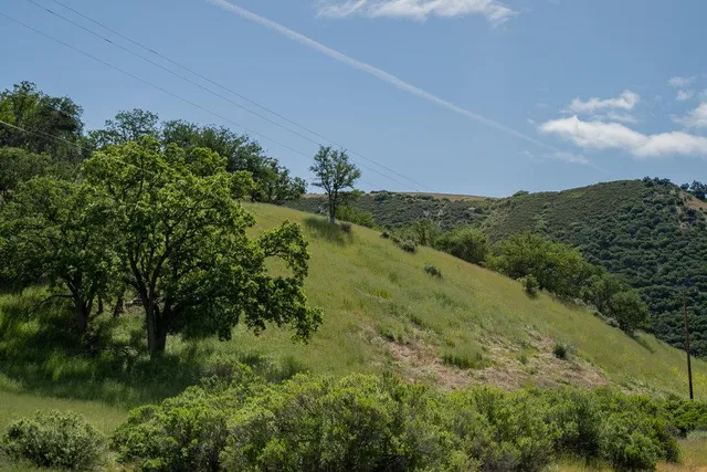 $550,000 | 43575 East Carmel Valley Road, Greenfield, CA 93927